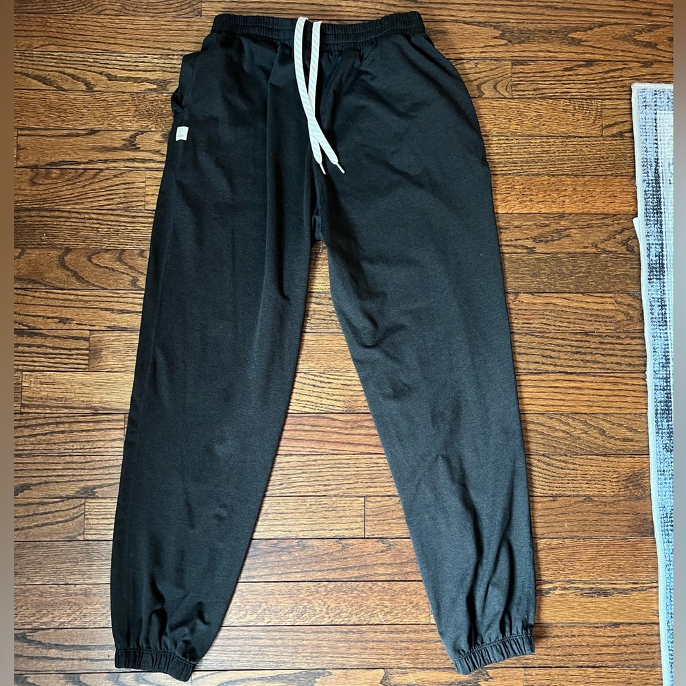 Vuori boyfriend jogger black heather size small